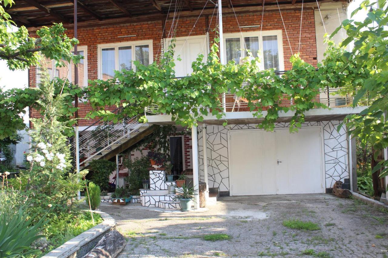Guest House Meri Poppins Dedoplis Tskaro Exterior foto